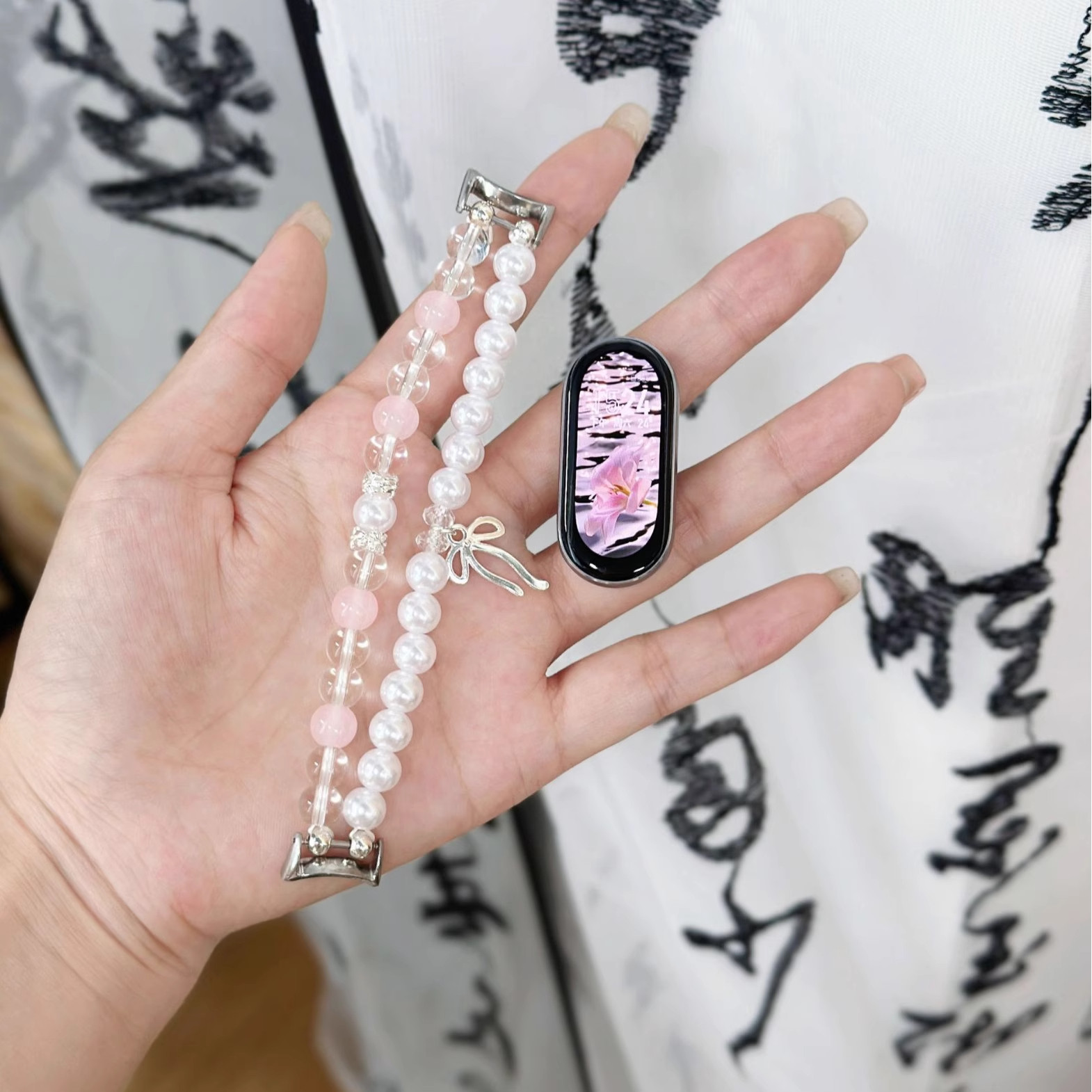 适用小米手环10粉色珍珠蝴蝶结iwatch表带s9串珠女生百搭国风腕带