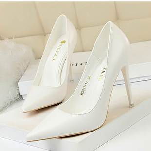 。Women Fashion High Heels Shoes Black White Wedding Shoes