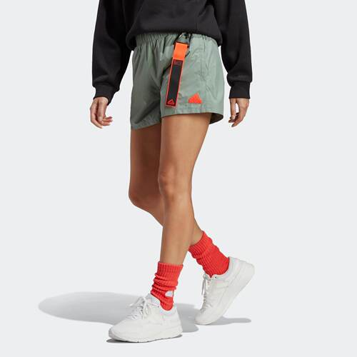 Adidas/阿迪达斯 女子户外风梭织运动休闲短裤 IC0254