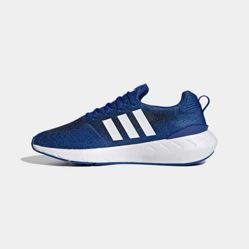 Adidas/阿迪达斯 轻运动SWIFT RUN 22女子经典运动休闲鞋 GZ3498
