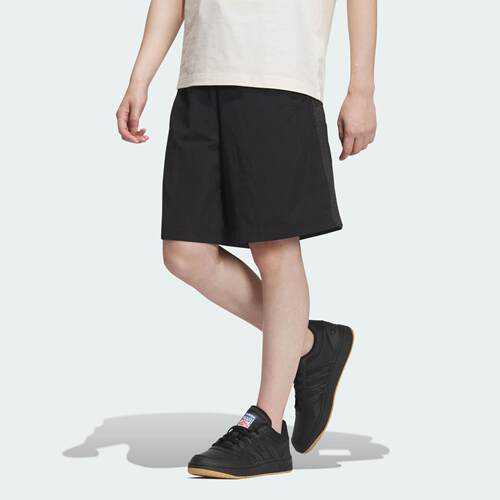 Adidas/阿迪达斯 男子三叶草 SHORTS 宽松运动短裤 IN1046