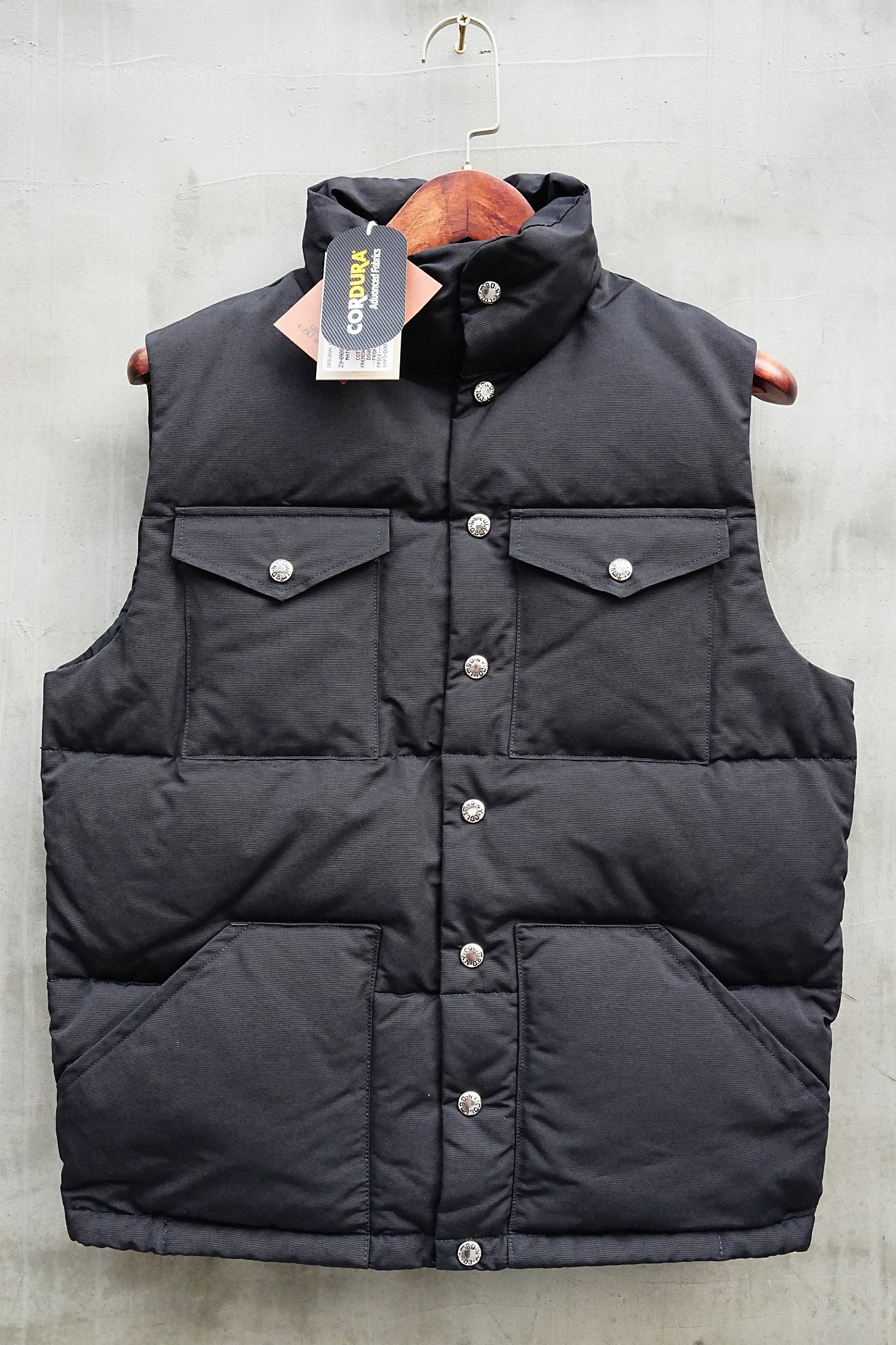 colimbo羽绒保暖马甲复古