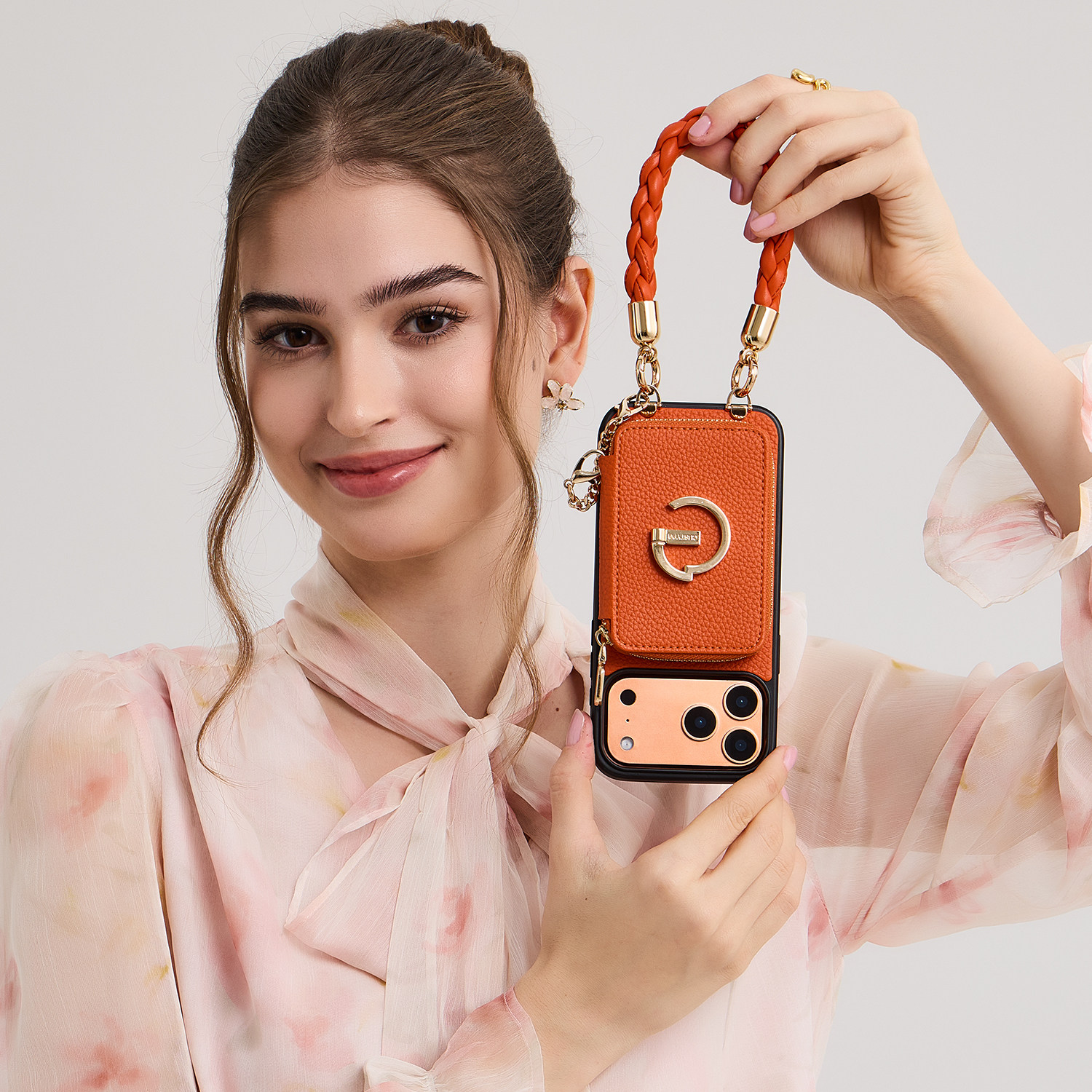 CUSTYPE适用苹果17promax磁吸手机壳手工编绳手腕带iphone16pro钱包卡包指环支架防摔分离支持无线充保护套