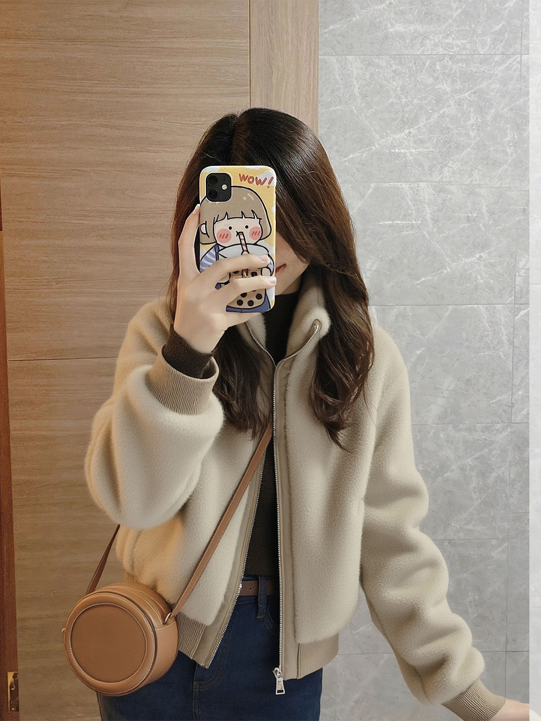 独特漂亮的初冬浅咖色毛茸茸加绒加厚小香风短款羊羔绒外套女冬季