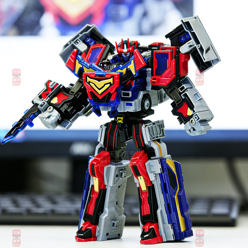 变形拼装新款玩具手办可动机甲模型正版可变形炫卡斗士玄铁战神