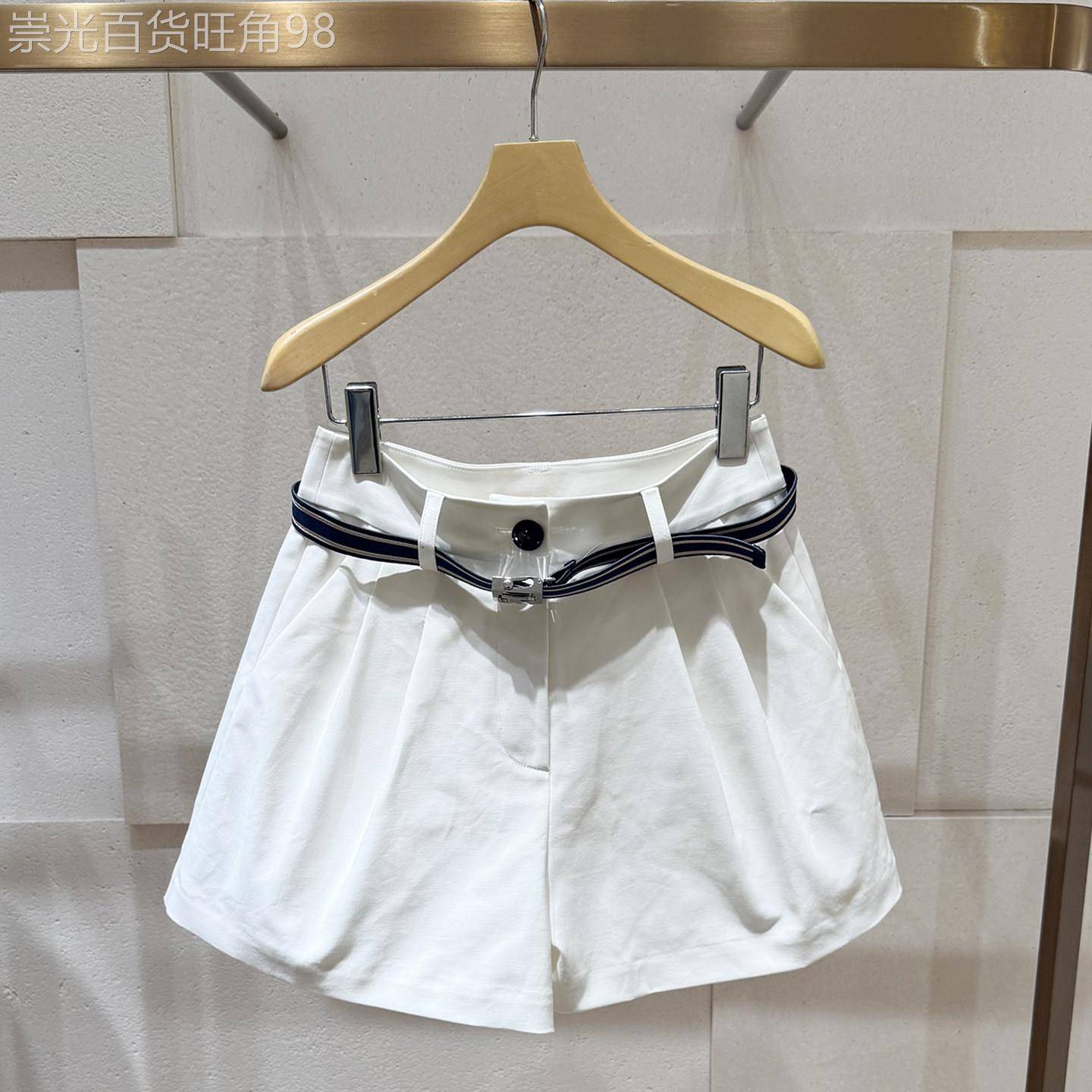 轻奢简约高腰立体压褶阔腿短裤女2026夏季新款腰带显瘦百搭休闲裤