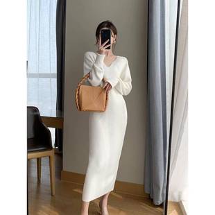 欧洲站法式高级感白色针织连衣裙女秋冬2025气质显瘦内搭毛衣裙子