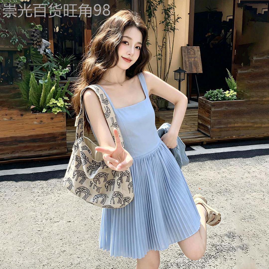 法式气质蓝色百褶吊带洋装女2026夏季新款独特巨好看无袖短裙子