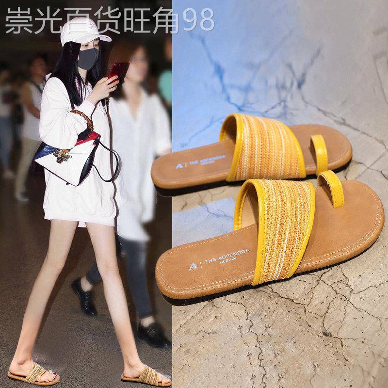 香港真皮黄色平底凉拖鞋女夏外穿2026新款超火编织套趾沙滩一字拖