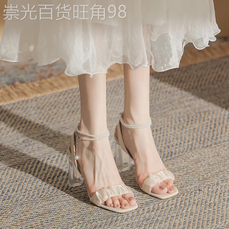 香港一字扣带高跟凉鞋女款2026新款春夏水晶粗跟绝美高跟鞋配裙子