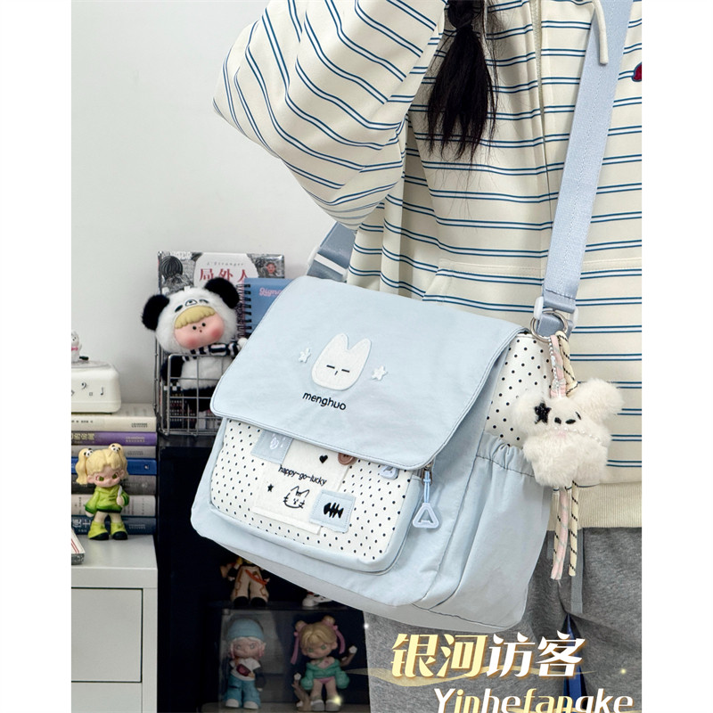 ins风可爱波点猫咪斜挎包大容量学生上课包包百搭学院少女单肩包