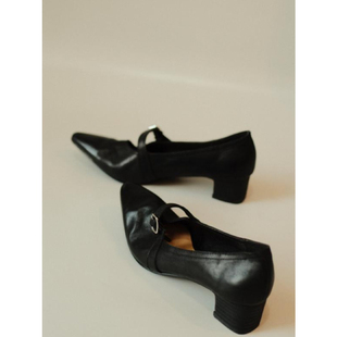 敦绿岛·安妮｜Annie法式 别致小高跟尖头粗跟单鞋