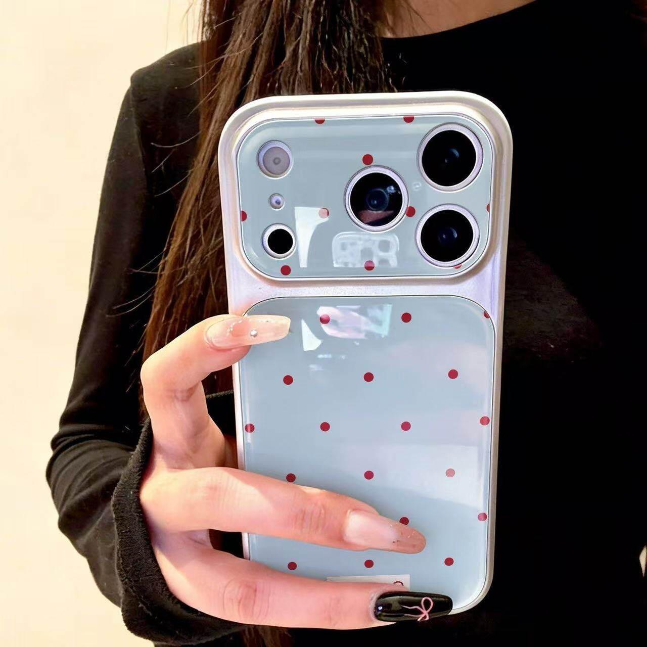 红色斑点适用苹果17pro手机壳新款iPhone16promax玻璃壳ip15保护套女款高级感14plus镜头全包13创意防摔壳