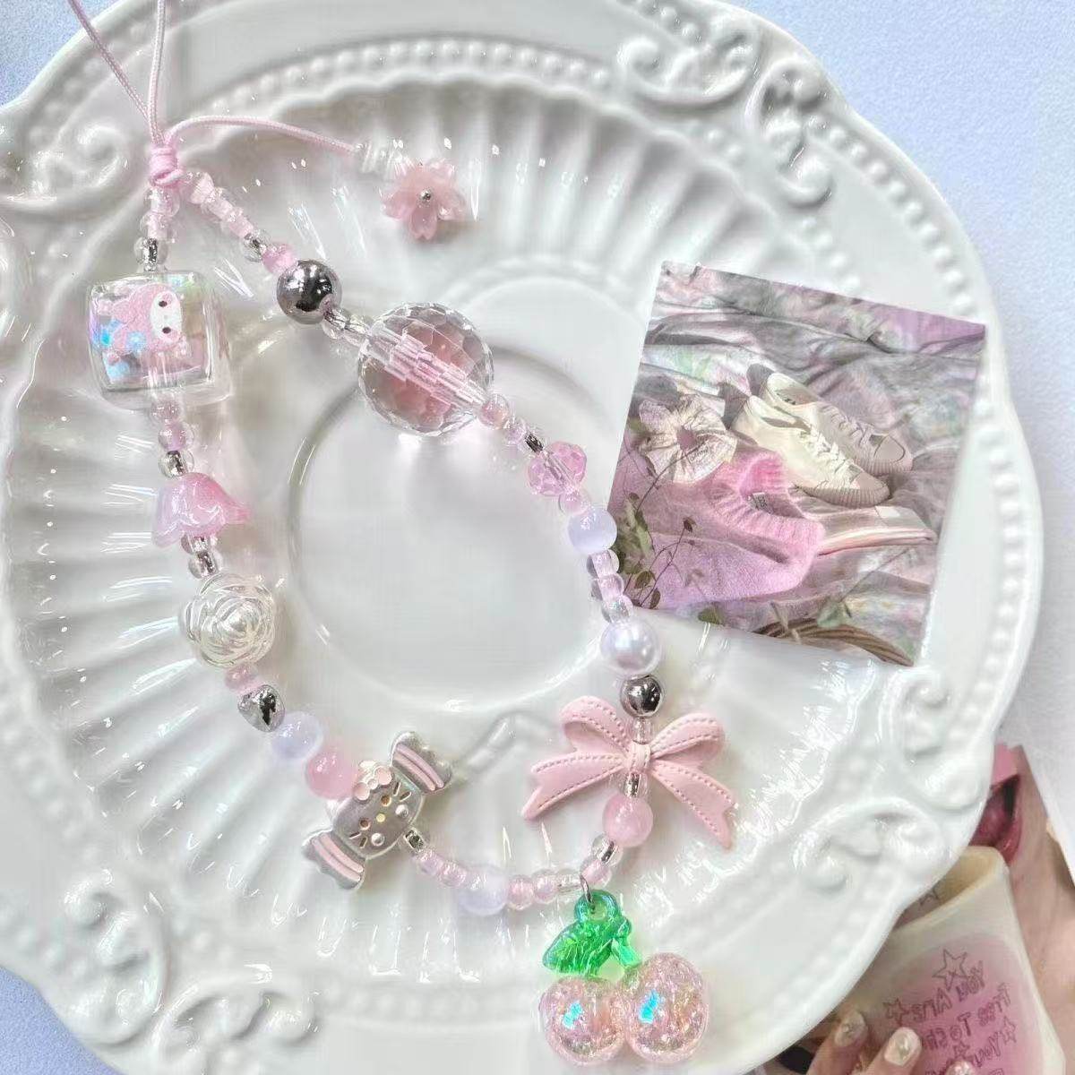 樱桃奶糖kitty猫手机链可爱手机挂绳短款ins风百搭链绳女款ccd相机挂链新款高级感手工珠串链绳个性可爱吊坠