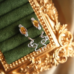 通体s925银灵蛇与月黄水晶纯银耳钉小巧气质招财百搭耳饰冷淡风