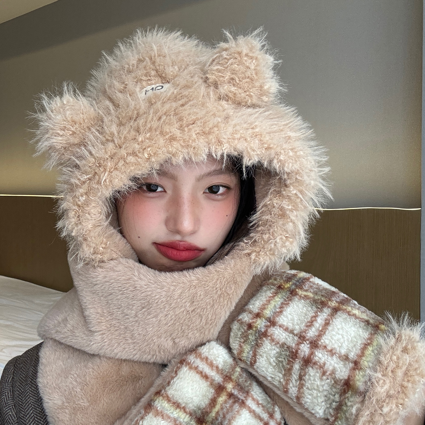 韩版格纹帽子围巾手套一体