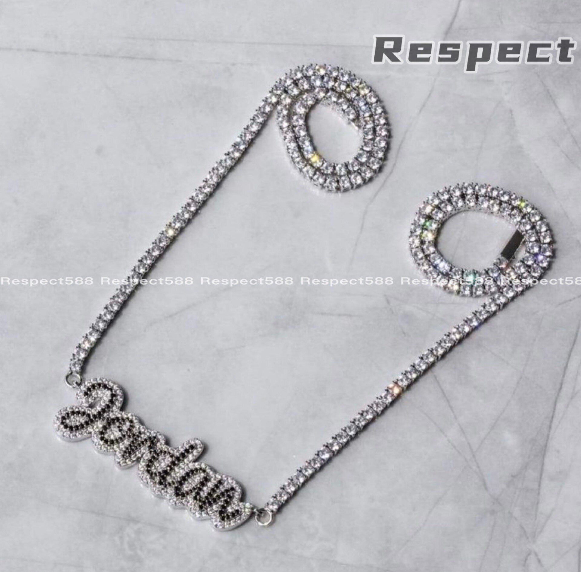 Respect 满钻花体字母签名私人订制欣赏  26字母任意