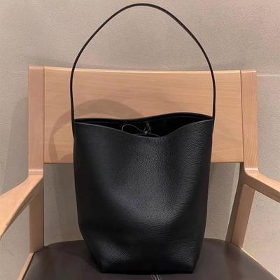 可放电脑及A4时尚头层牛皮通勤托特包黑色单肩包真皮大容量水桶包