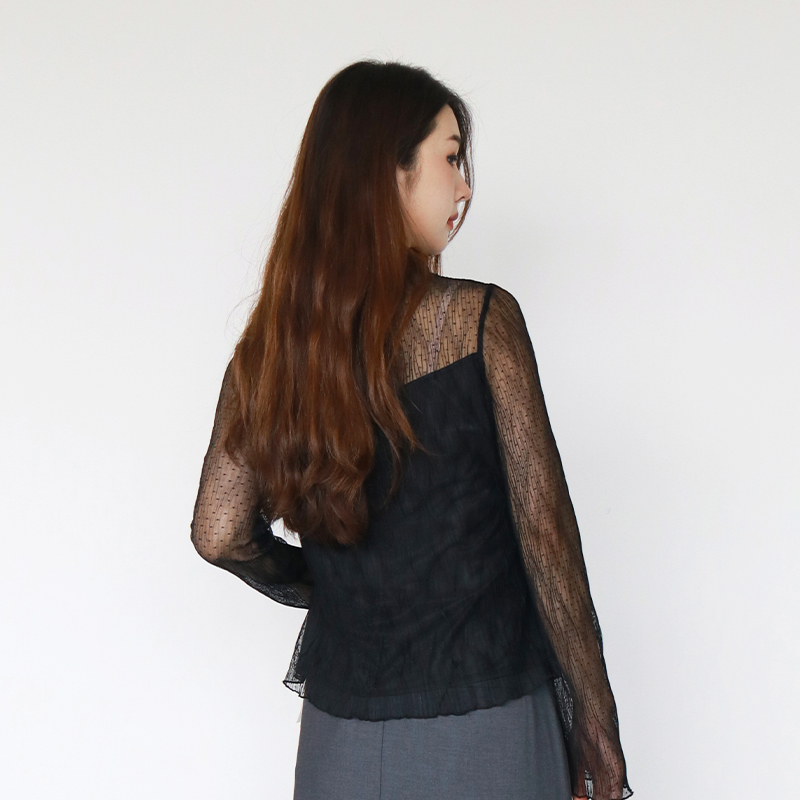 简表达25年秋季新款蕾丝衫