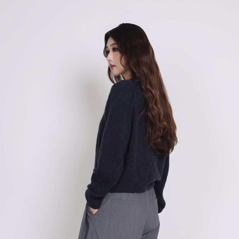 简表达25冬新款毛衫复古针织