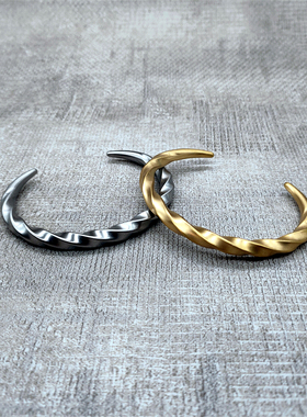 Musa Singing男士日系极简螺旋素面光面潮人休闲敞口手镯腕镯