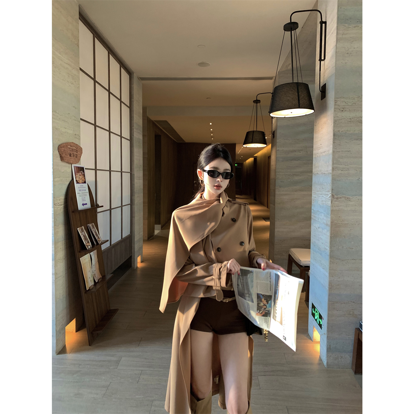 实拍高级感裙摆风衣外套女秋法式名媛不规则设计感中长款收腰大衣