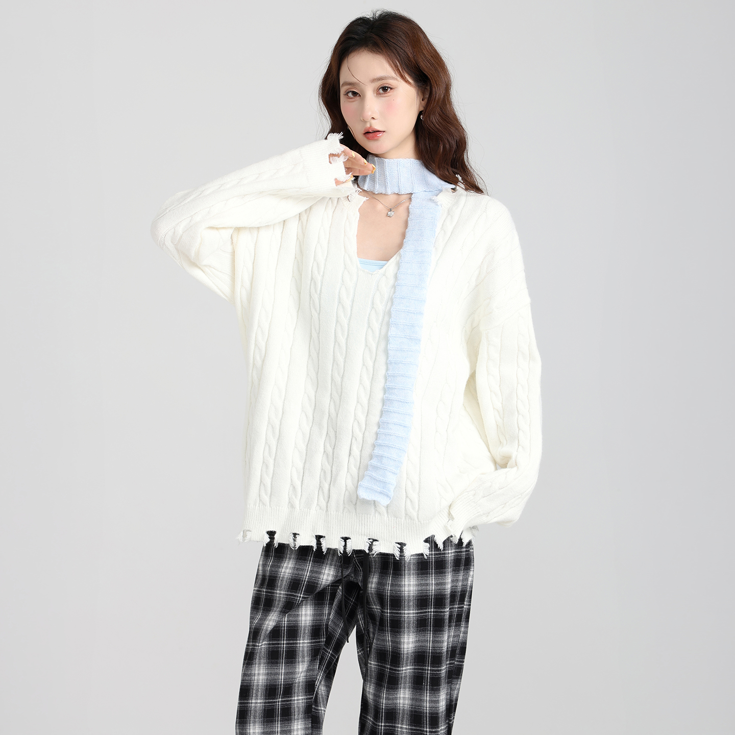 实拍实价杏色V领带围脖长袖针织衫秋冬慵懒风外穿毛衣套头上衣女