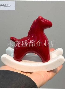 小马摆件陶瓷摇摇马2026马年吉祥物客厅玄关新年装饰.茶几茶宠摆.