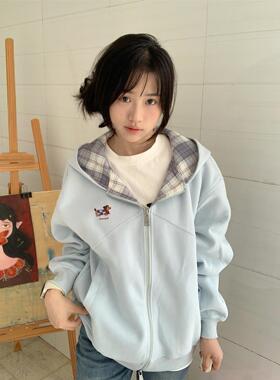 蓝色小狗刺绣拉炼开衫卫衣女2025新款秋季宽松慵懒风格子连帽外套