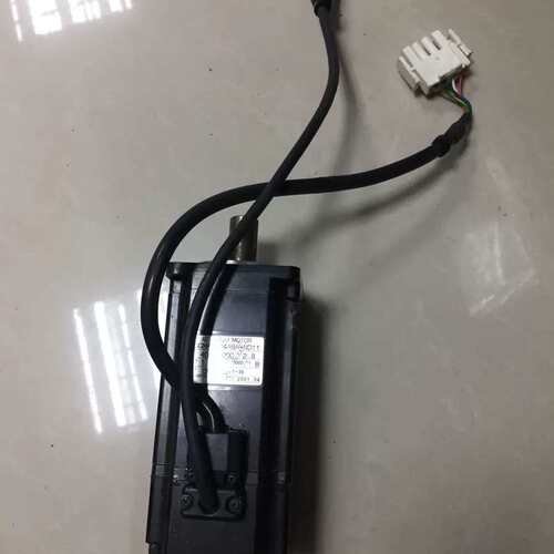 SGMAH-04A-ND11 安 伺服电机 400W议价