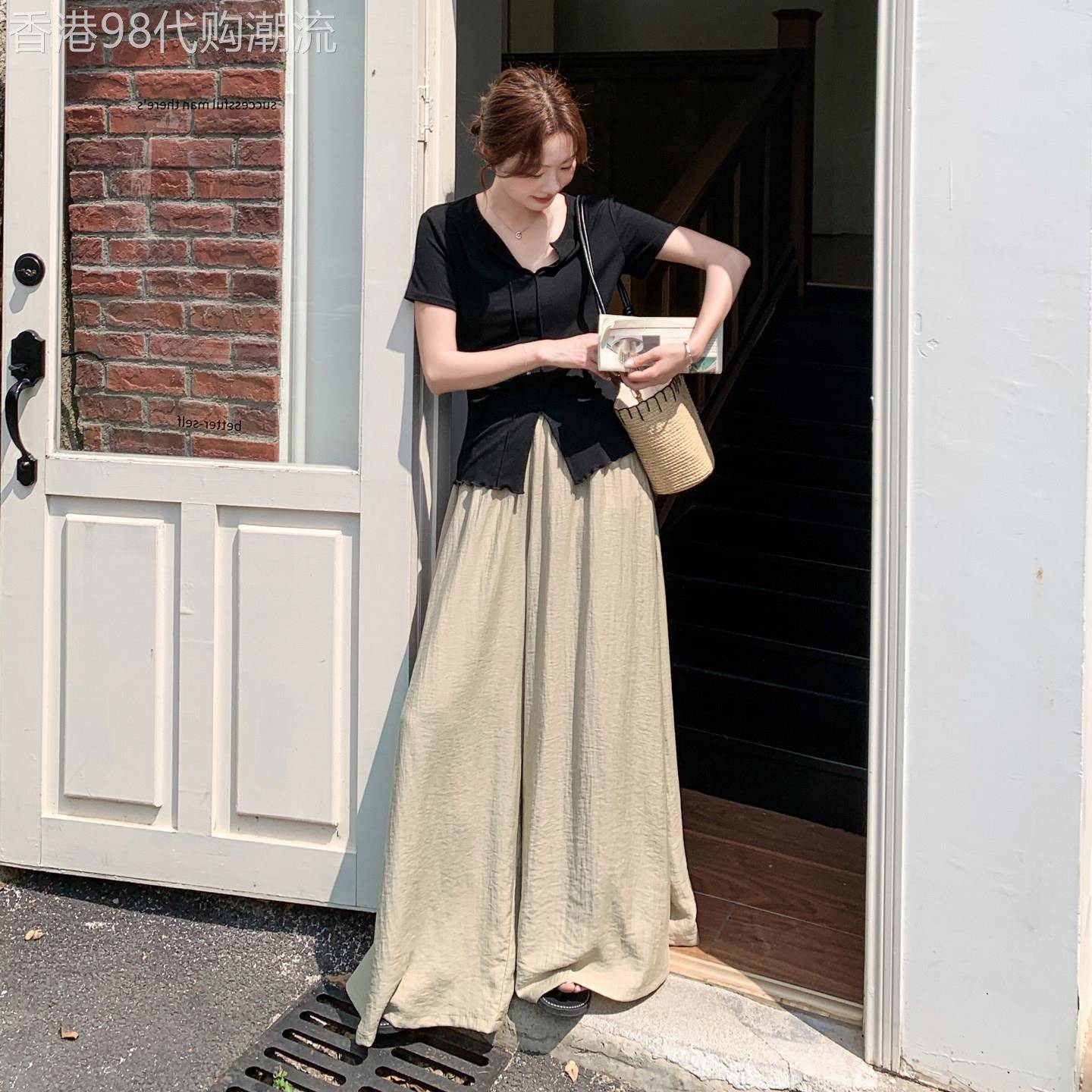 法式气质松弛感夏天穿搭一整套女2026显瘦V领短袖T恤阔腿裤两件套