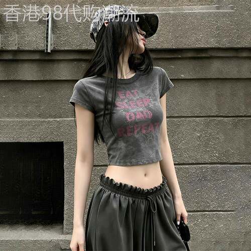 2026年夏季新款美式复古短袖T恤女灰色字母印花修身显瘦短款上衣