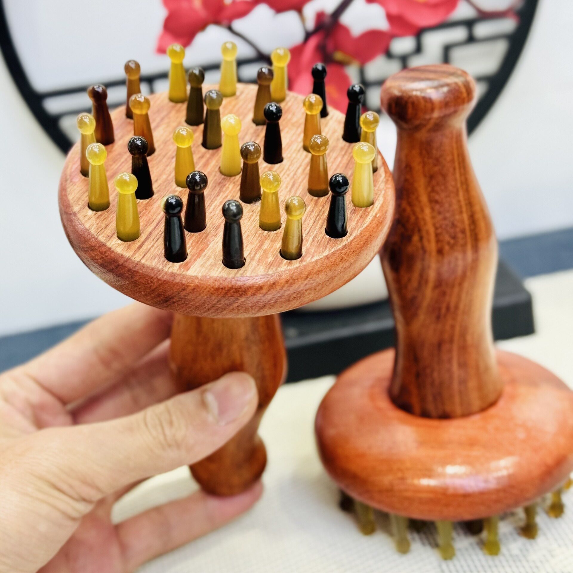 高档牛角梳按摩经络刷肩