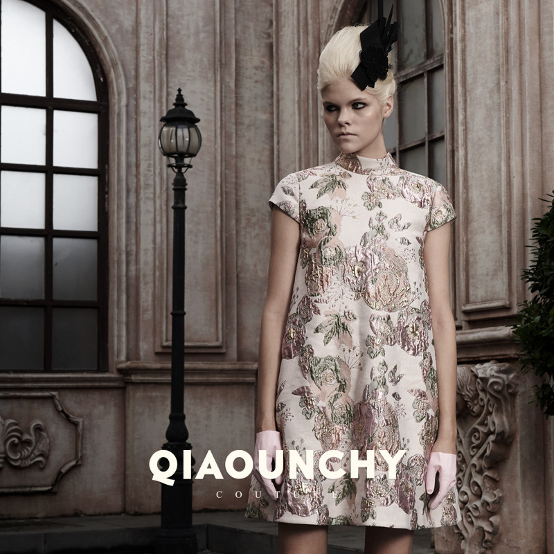 欧洲浮雕提花料 QIAOUNCHY俏云曦｜高定立领小A摆连衣裙25秋冬裙