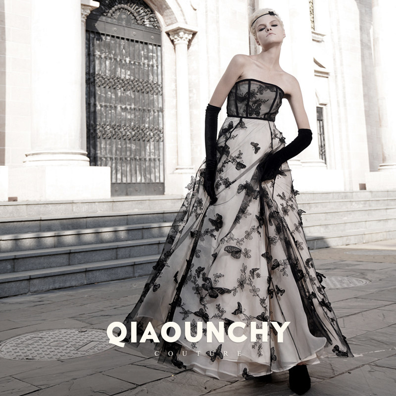 高定 QIAOUNCHY俏云曦｜盛装黑蝴蝶悬浮蕾丝收腰法式抹胸长礼服裙