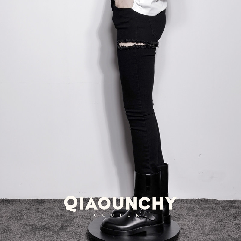 吸引力 QIAOUNCHY俏云曦｜黑色洗水牛仔棉破洞修身小腿裤紧腿裤女