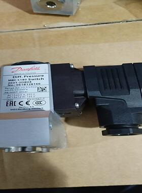 隆兴丹佛斯压力开关MBC5180  2031-2DB04  061B128166 03-5ba*
