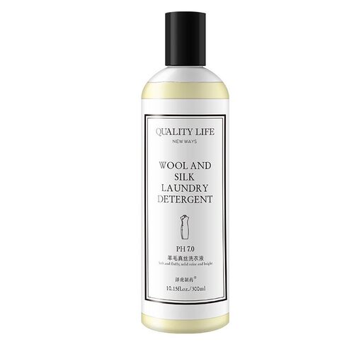 Wool, cashmere, silk laundry detergent for color protection