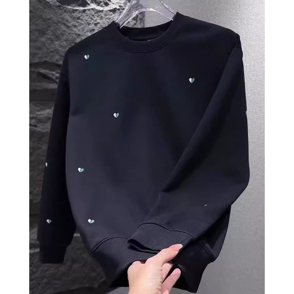 秋冬男士时尚简约小爱心圆领卫衣