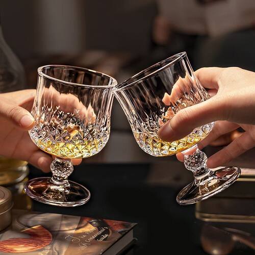 钻石浮雕高脚玻璃威士忌杯150ml