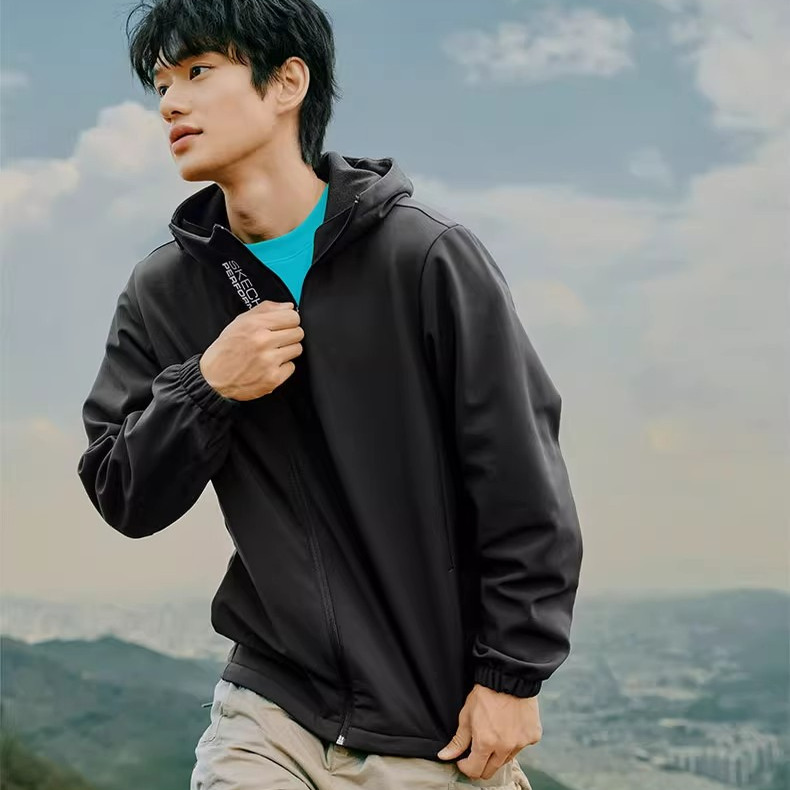 斯凯奇冲锋衣男大码外套男士户外旅行连帽防水污舒适夹克P423M151