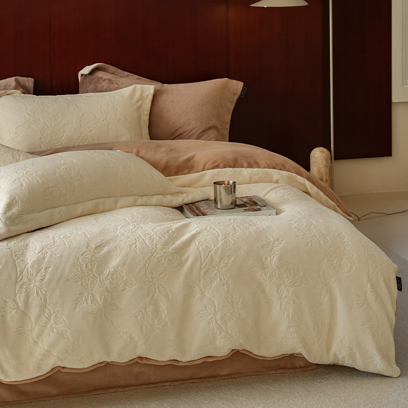 A类雕花绒牛奶绒四件套加厚秋冬珊瑚绒被套床单加绒床上用品