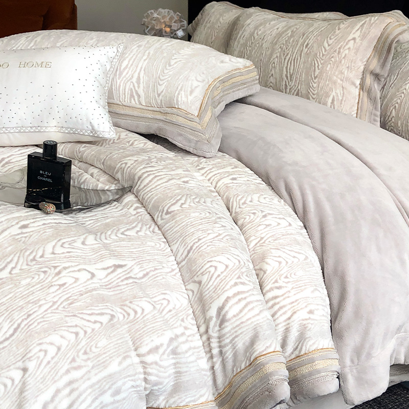 轻奢加厚秋冬保暖绒四件套雕花绒刺绣花边床单被套双人床上用品