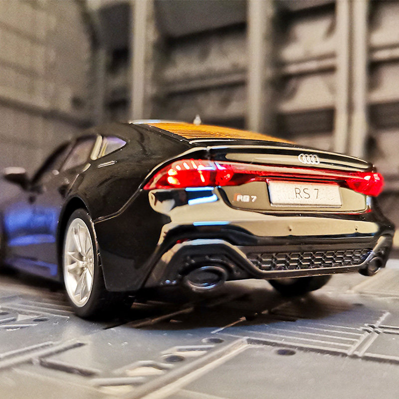 1:35仿真奥迪rs7合金车模型西装暴徒模型车玩具车收藏摆件送礼物