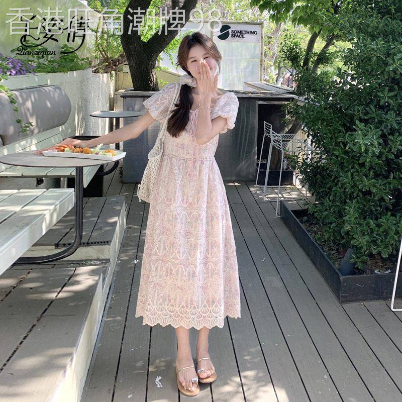 粉色碎花洋装夏2026新款法式别致甜美温柔风蕾丝刺绣泡泡袖裙子