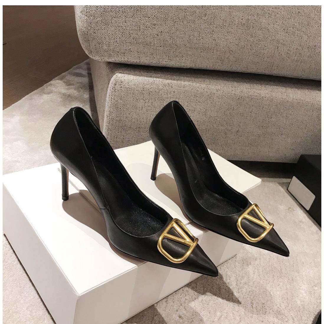 时尚品牌法国黑色浅口女高跟鞋，设计新颖，小众优雅，真皮尖头高