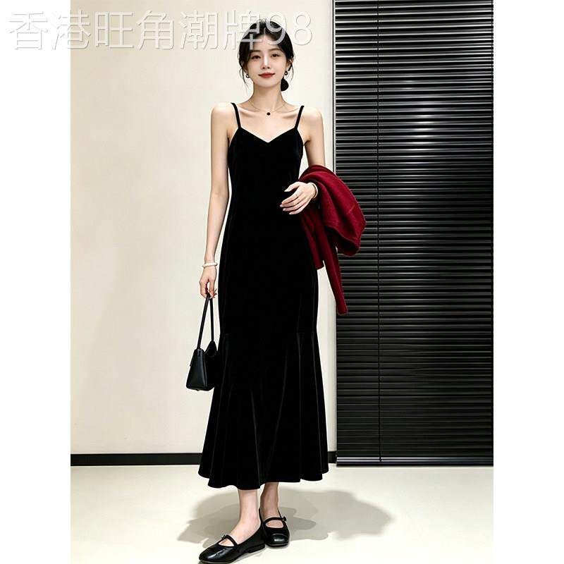黑色金丝绒吊带连衣裙女春秋欧货高级感性感鱼尾长裙显瘦小黑裙子