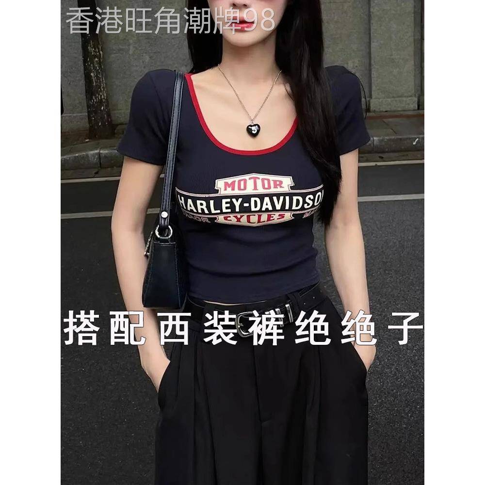 U领短袖T恤女夏季美式覆古印花修身显瘦短款正肩搭配阔腿裤的上衣