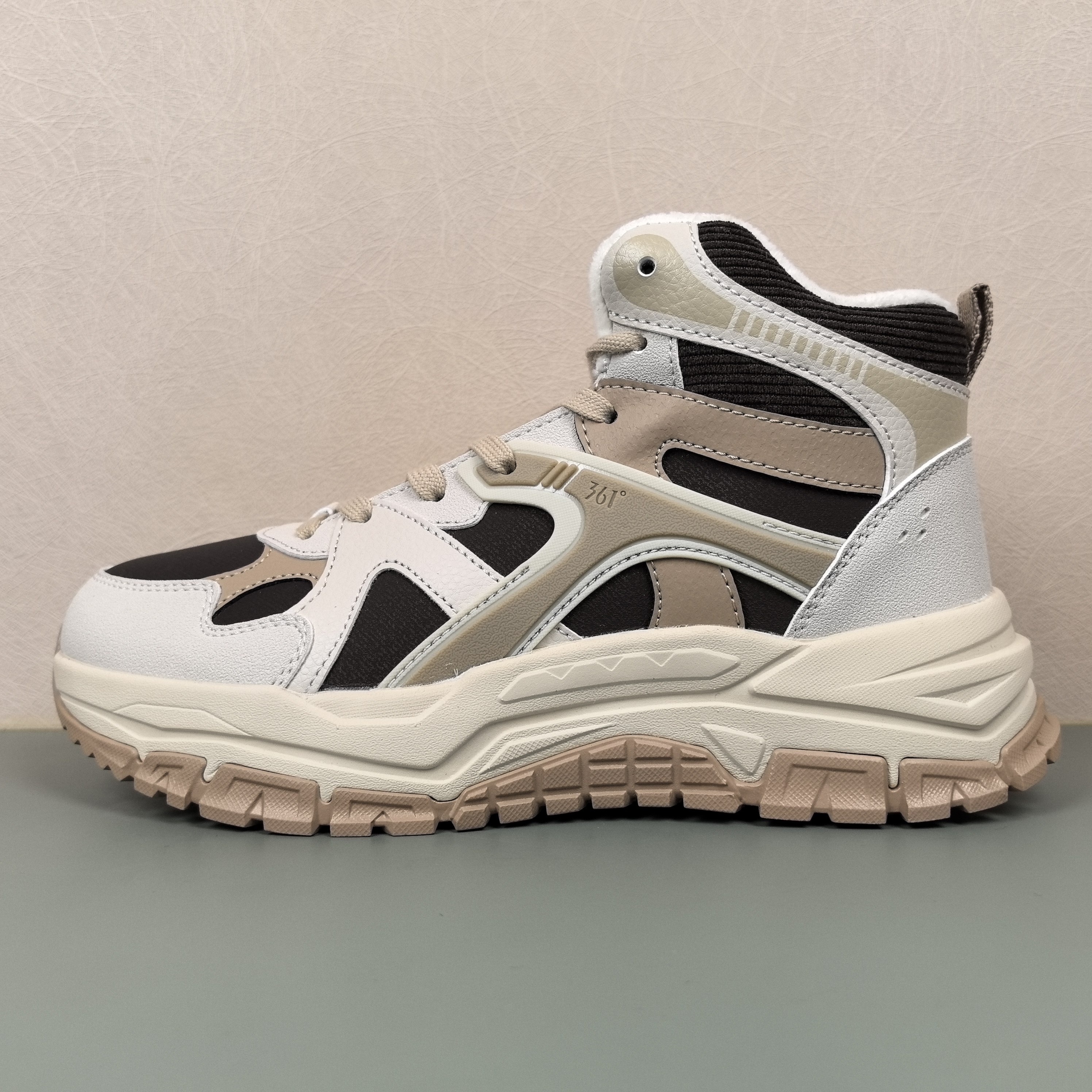 361女鞋加毛运动时尚鞋专柜正品2025冬季新款保暖加毛大棉鞋6708A