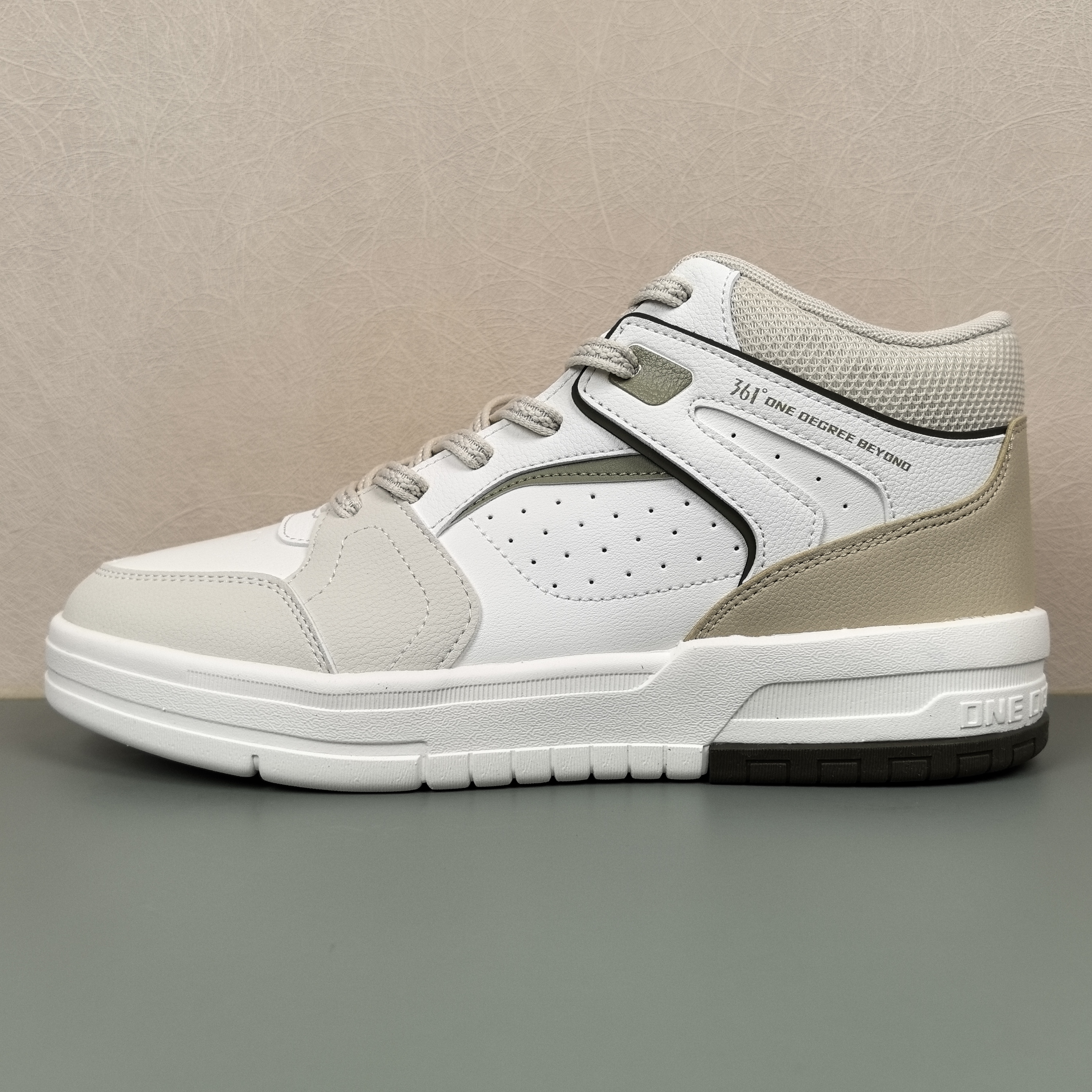 361度男鞋板鞋专柜正品2025冬季新款轻便防滑保暖加绒二棉鞋6613